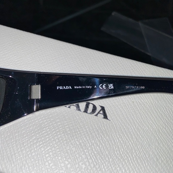 Prada PR 25YS black / dark grey lens runway sunglasses OS UNI​​​​ - Picture 10 of 12